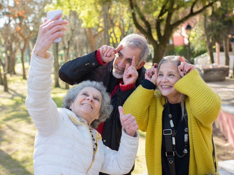 memory books help people with dementia through memory recall